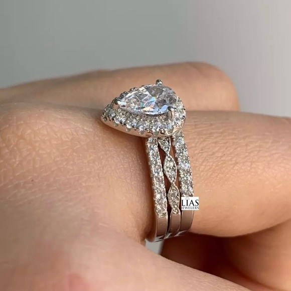 New 18k white gold wedding ring set - Picture 2 of 2